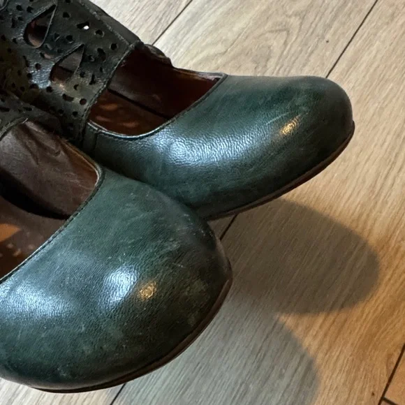 Miz Mooz Dark Green Leather Cutout Mary Jane Heels - Picture 8 of 11